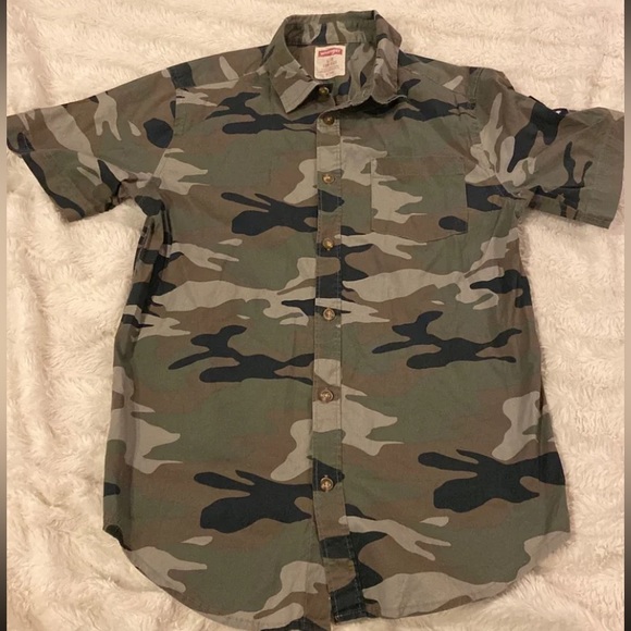 Wrangler button down - Picture 1 of 8